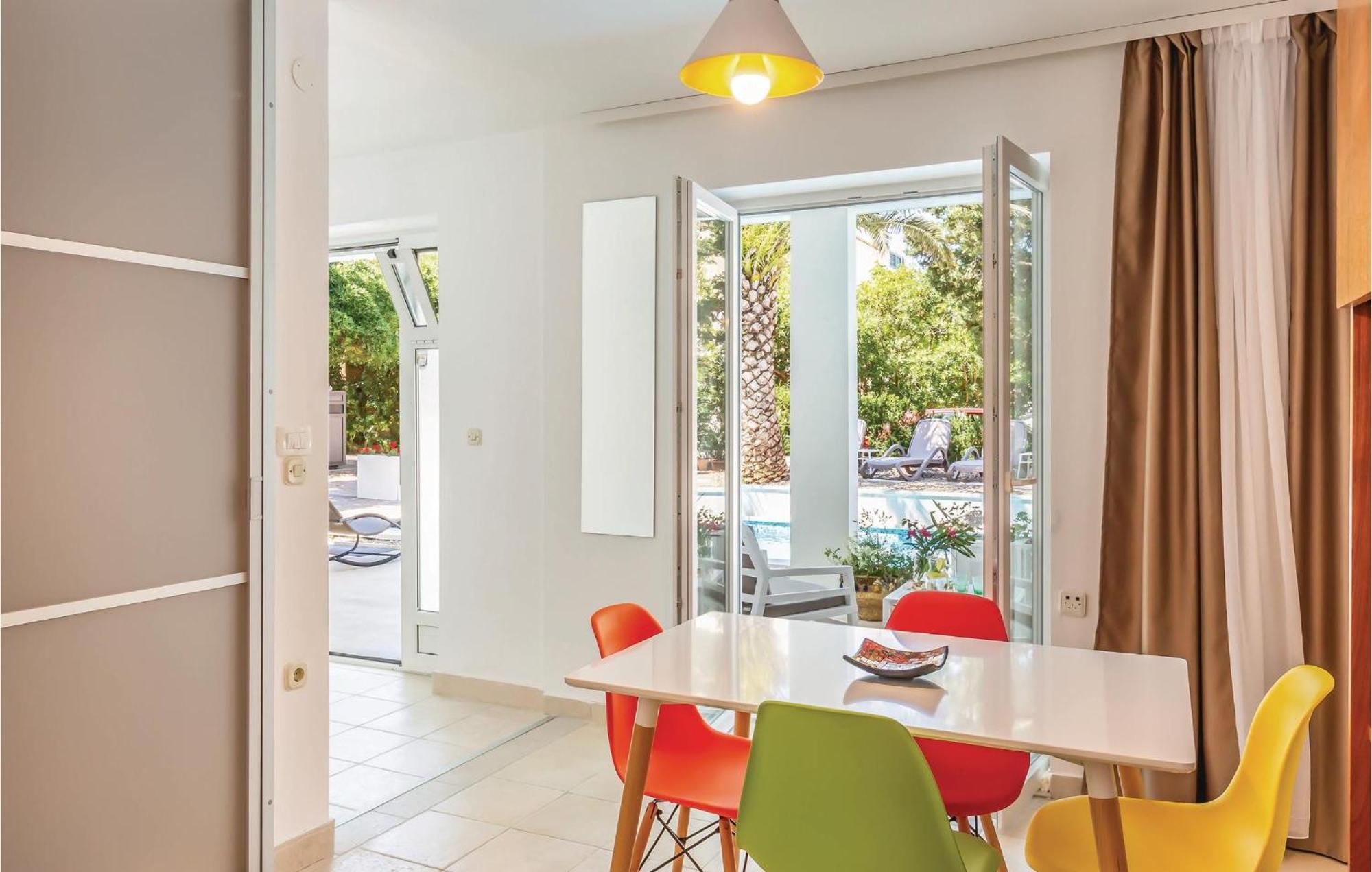 1 Bedroom Gorgeous Apartment In Makarska Exterior photo
