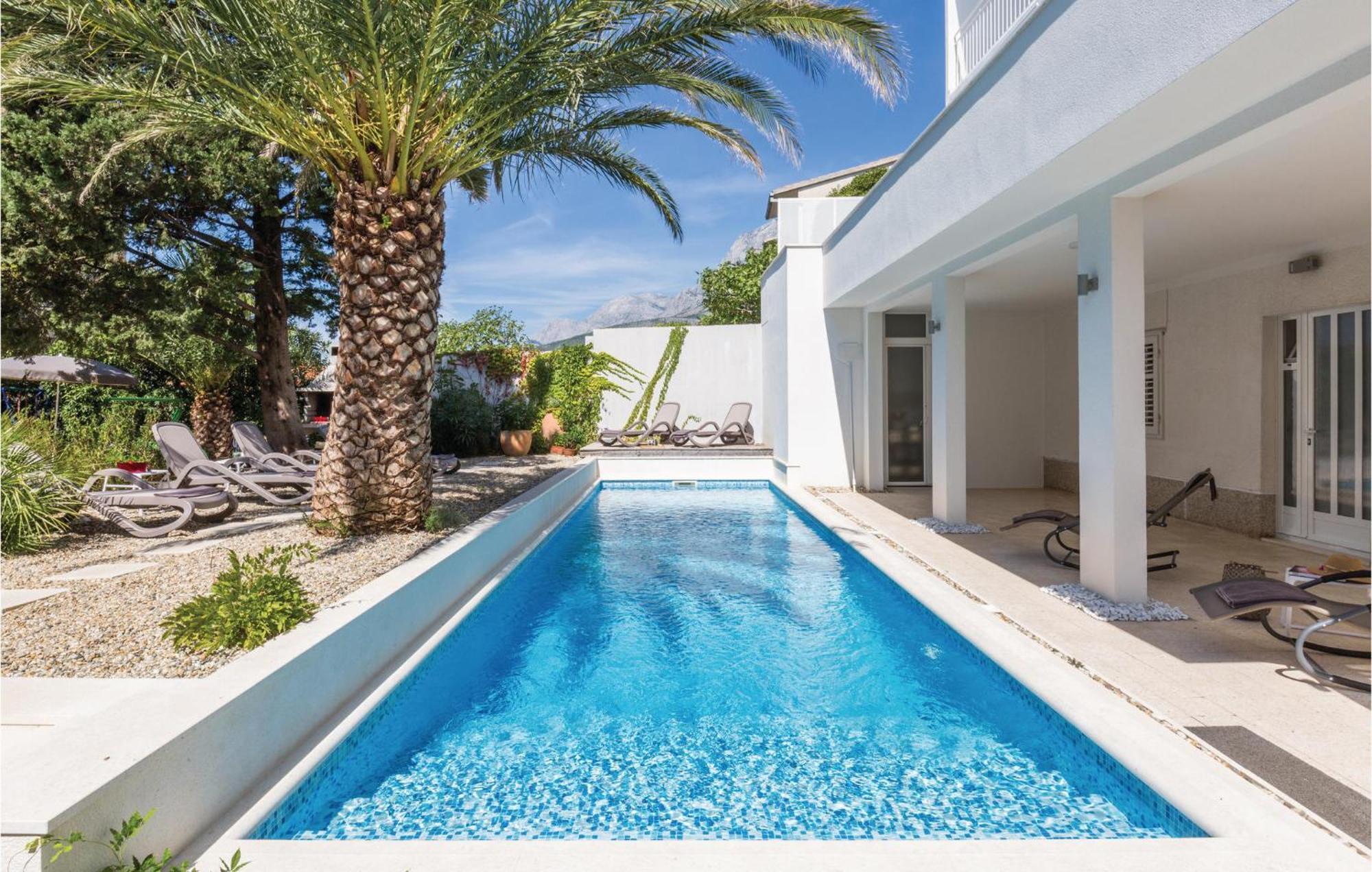 1 Bedroom Gorgeous Apartment In Makarska Exterior photo