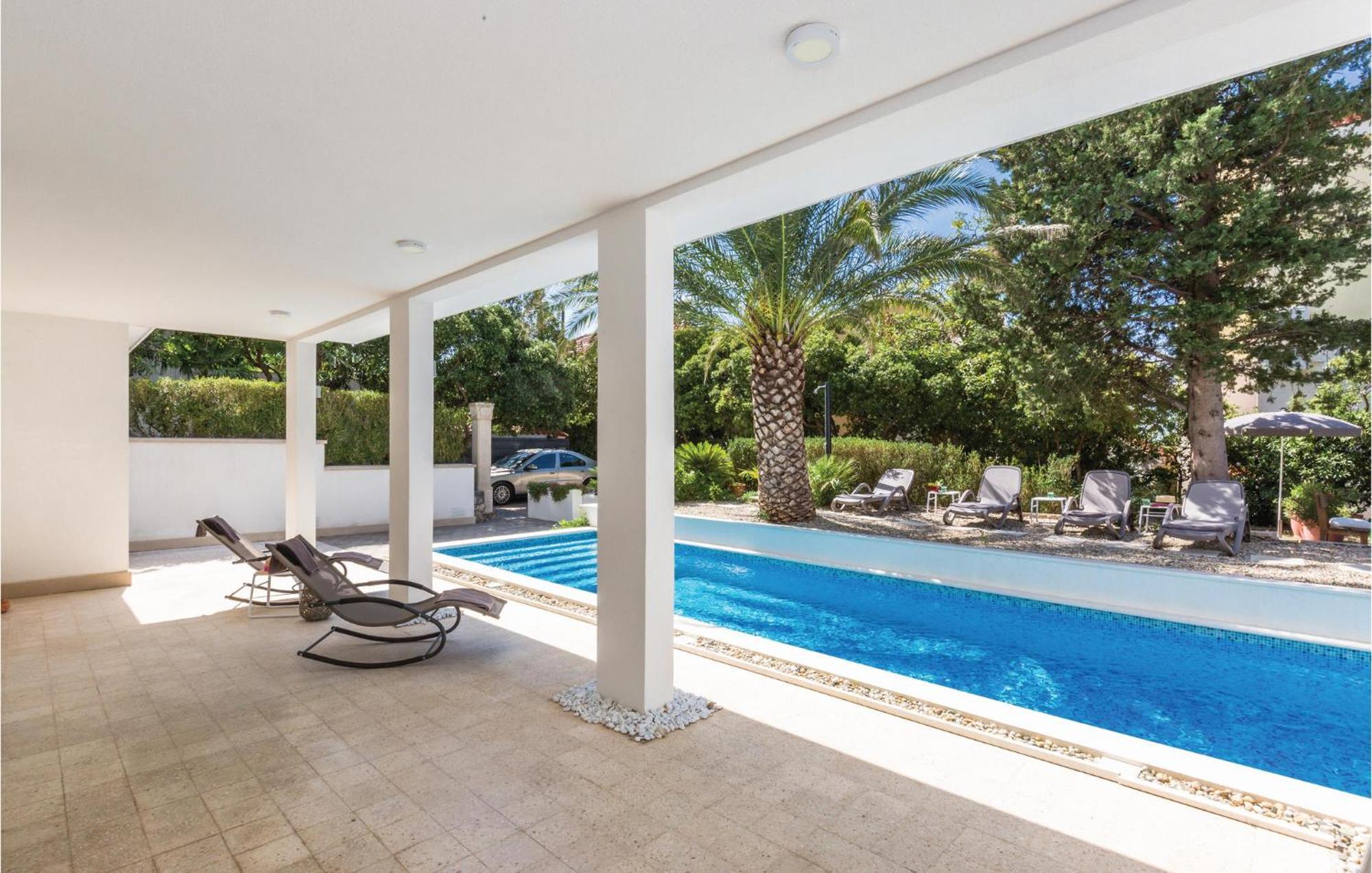1 Bedroom Gorgeous Apartment In Makarska Exterior photo