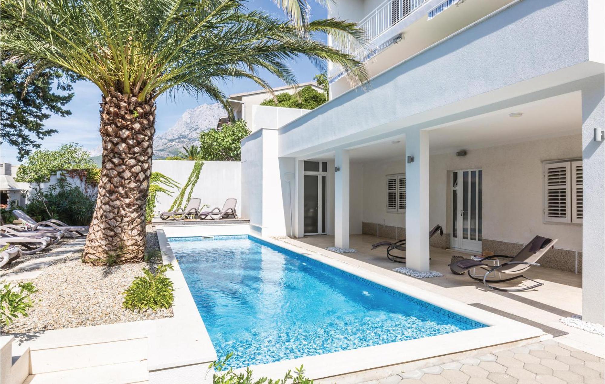 1 Bedroom Gorgeous Apartment In Makarska Exterior photo