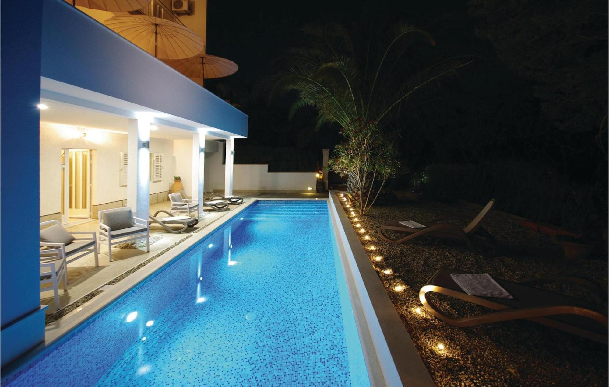 1 Bedroom Gorgeous Apartment In Makarska Exterior photo